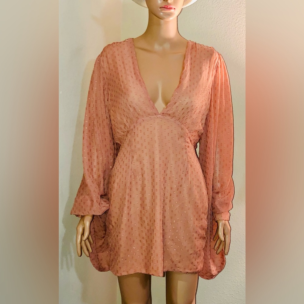 NASTY GAL•SIZE-8•SPARKLY ACCENTS•BIG FLOWING SLEEVES•PINK•MINI DRESS